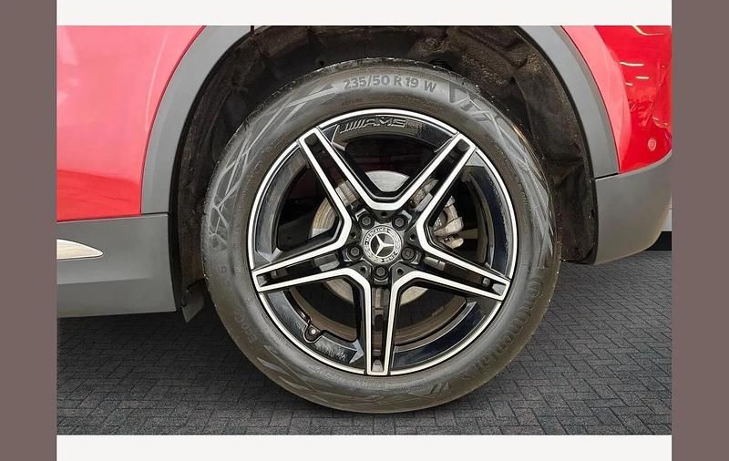 Used Mercedes GLA200 Executive 163 HP (119 kW) 2023 Red SUV