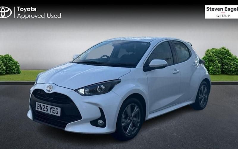 Used 2025 Toyota Yaris Hybrid Hatchback | £19,732 (Good price) - Image 1/3