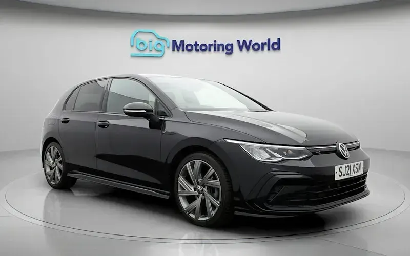 Used VW Golf VIII R-line 131 HP (96 kW) 2024 Hatchback