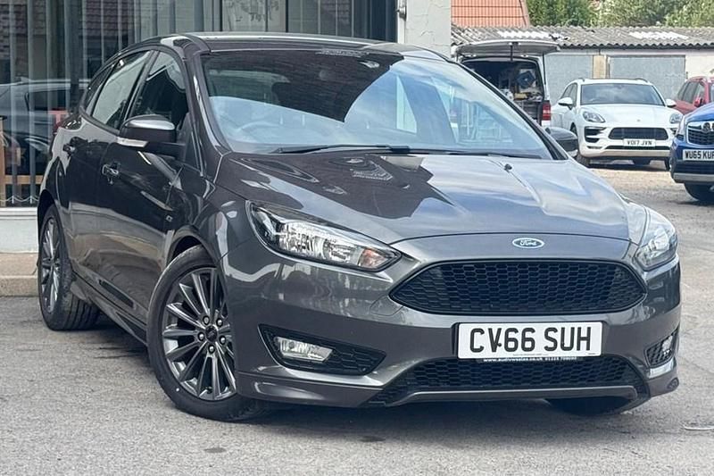 Grey Used 2016 Ford Focus ST-Line Hatchback | £6,995 (Fair price) - Image 1/1