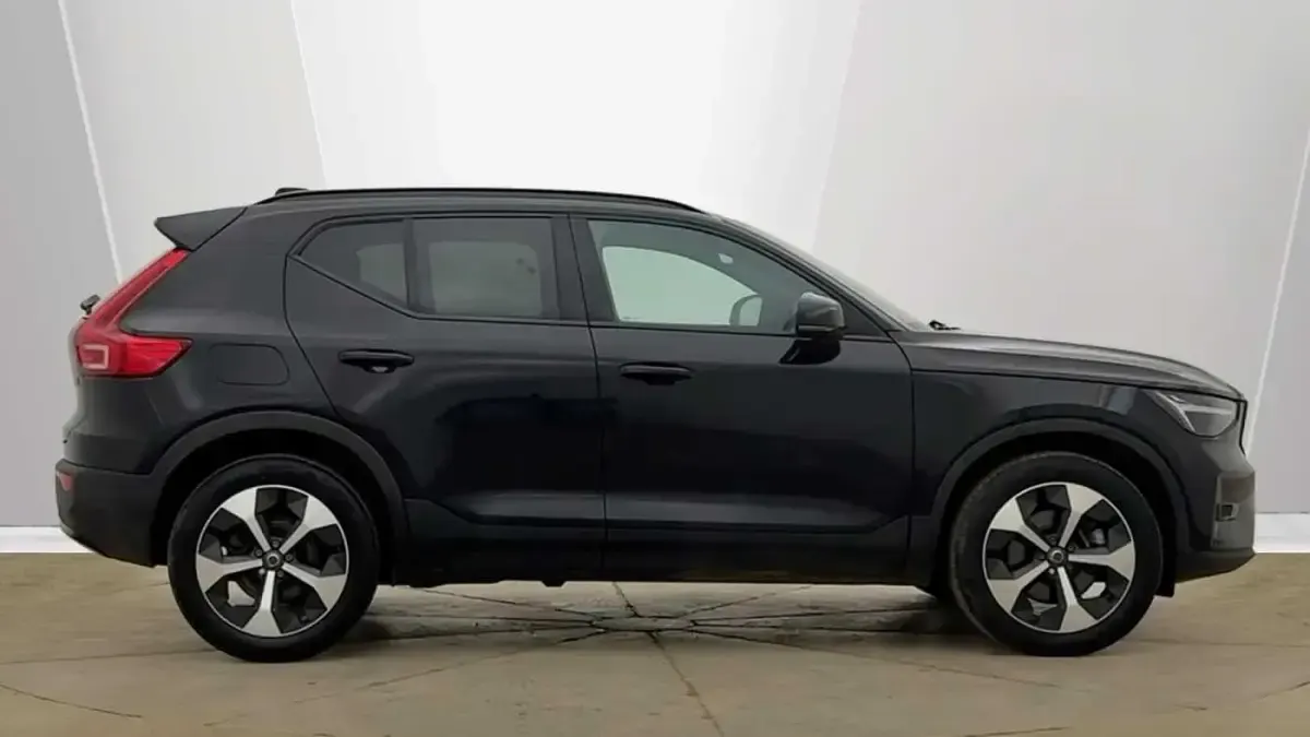 Used Volvo XC40 Plus 194 HP (142 kW) 2025 Black SUV