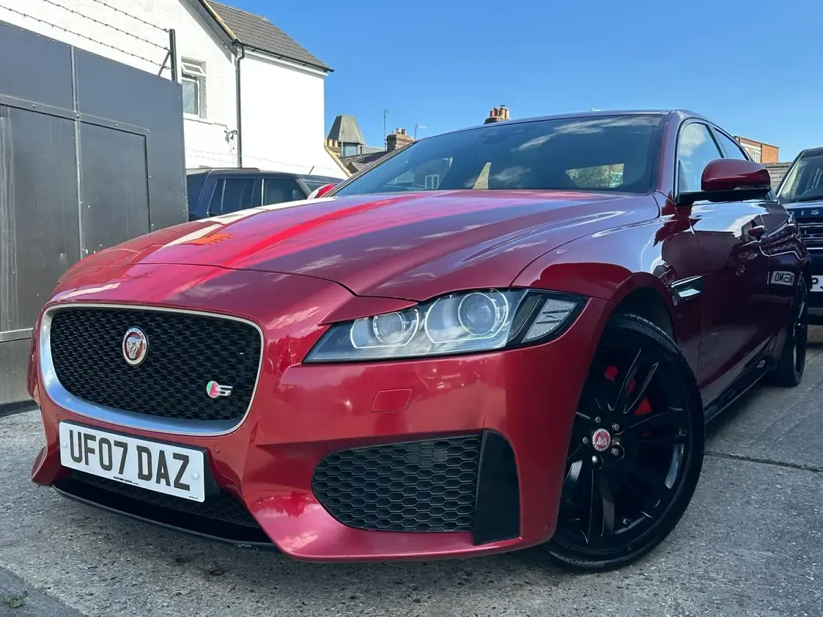 Used Jaguar XF S 300 HP (220 kW) 2016 Red Sedan