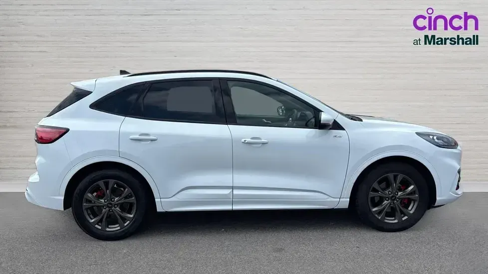 Used Ford Kuga ST-Line 190 HP (139 kW) 2024 White SUV