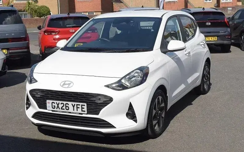 New Hyundai i10 Advanced 79 HP (58 kW) 2026 White Hatchback
