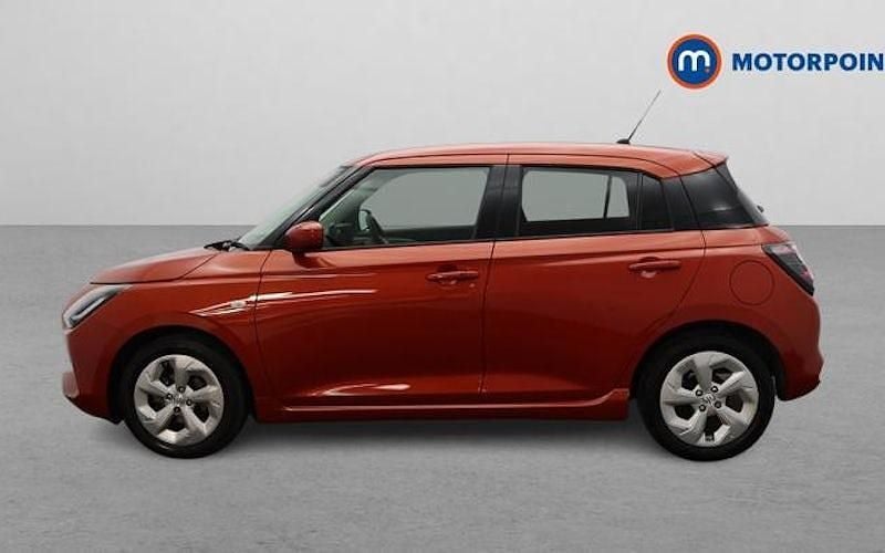 Usado Suzuki Swift 82 HP (60 kW) 2025 Laranja Citadino