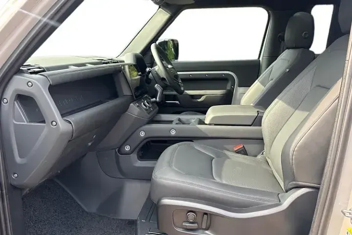 New Land Rover Defender SE Dynamic 2026 Grey SUV