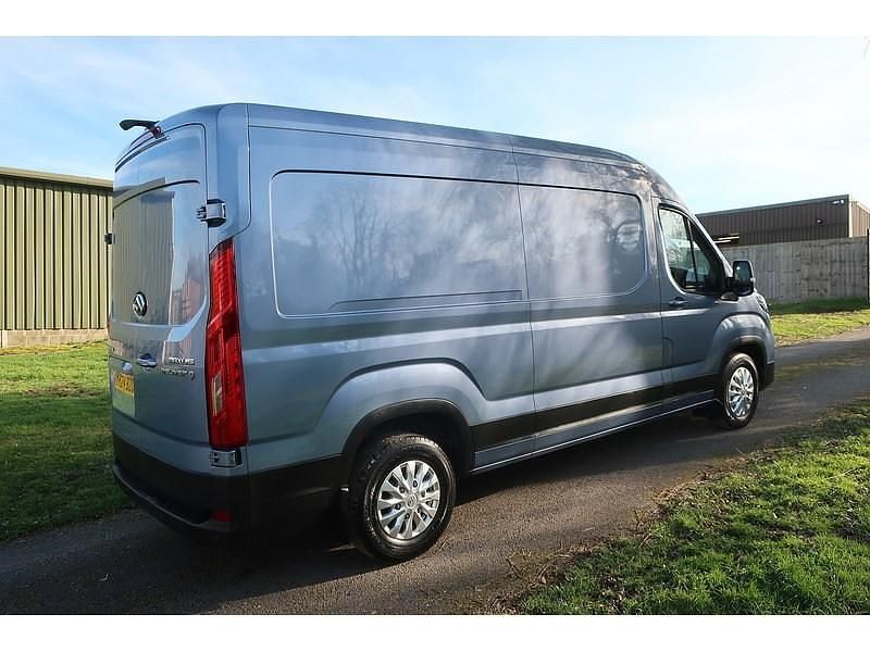 Used Maxus V90 163 HP (119 kW) 2024 Blue Van