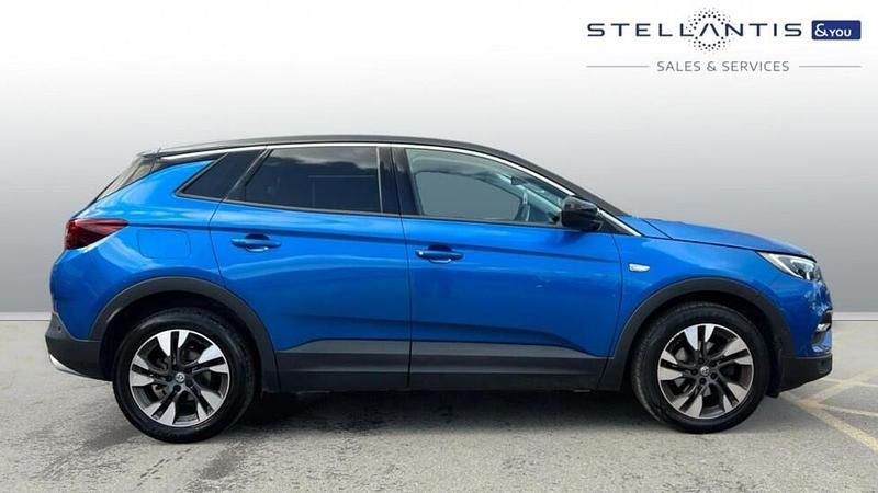 Used Vauxhall Grandland X SRi 128 HP (94 kW) 2019 Blue SUV