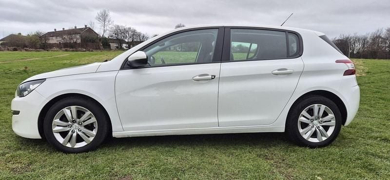 Used Peugeot 308 Active 2014 White Hatchback