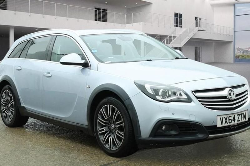 Used Vauxhall Insignia Country Tourer 195 HP (143 kW) 2015 Estate