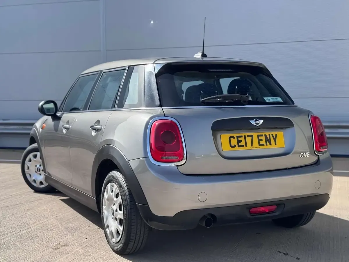 Used Mini ONE Hatch 102 HP (75 kW) 2017 Silver Hatchback