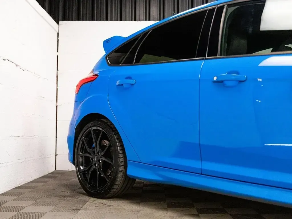 Used Ford Focus RS 350 HP (257 kW) 2016 Blue Hatchback