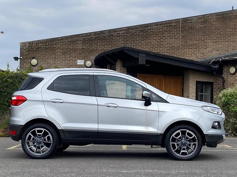 Usado Ford Ecosport Titanium 125 HP (91 kW) 2016 Prateado SUV
