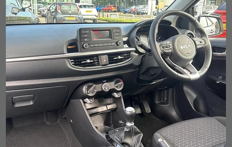 Used Kia Picanto 65 HP (47 kW) 2023 Silver Hatchback