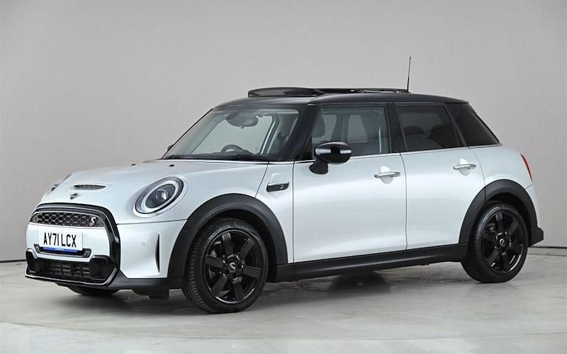 Usado Mini Cooper S Classic 178 HP (130 kW) 2021 Prateado Citadino