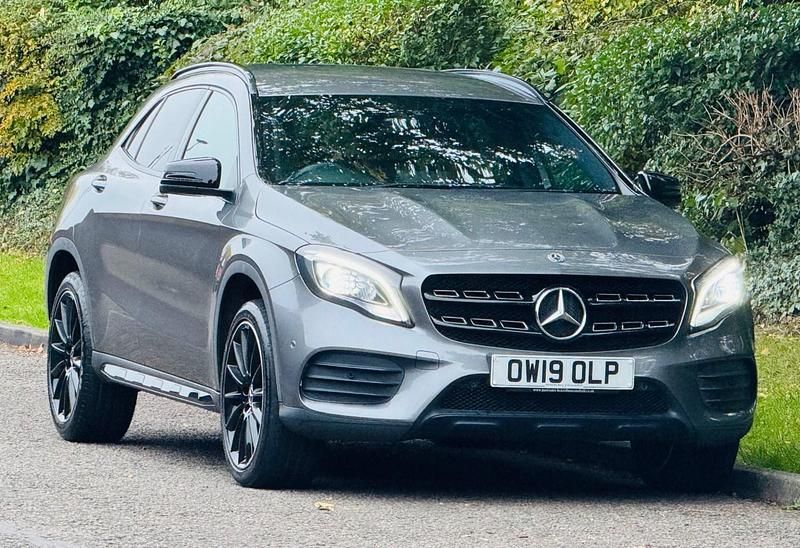 Grey Used 2019 Mercedes 200 AMG line Estate | £11,475 (Fair price) - Image 1/4
