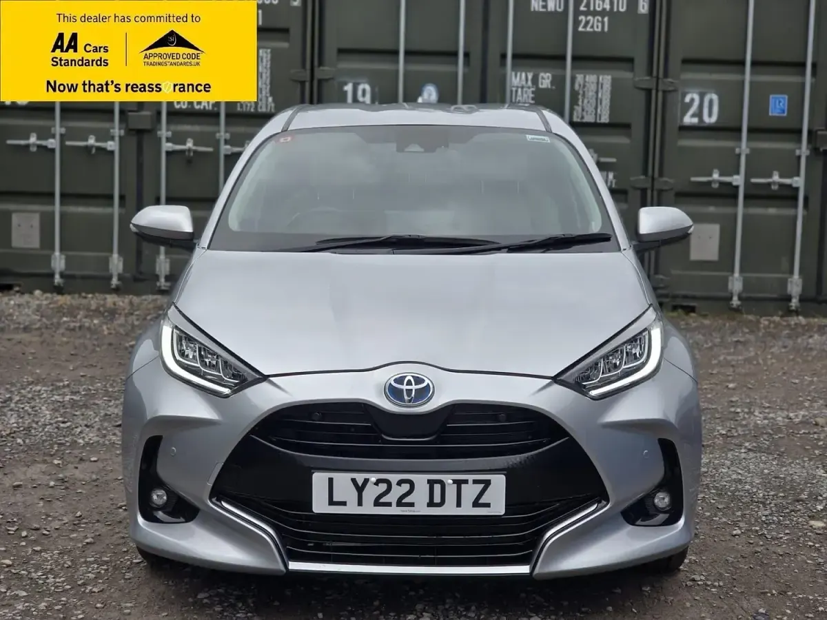 Used Toyota Yaris Hybrid 116 HP (85 kW) 2022 Silver Hatchback