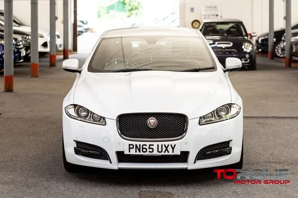 Gebraucht Jaguar XF R-Sport 200 PS (147 kW) 2015 Weiß Limousine