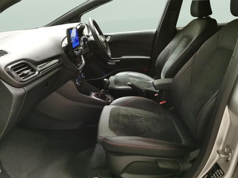 Used Ford Fiesta ST-Line X 100 HP (73 kW) 2023 Silver Hatchback