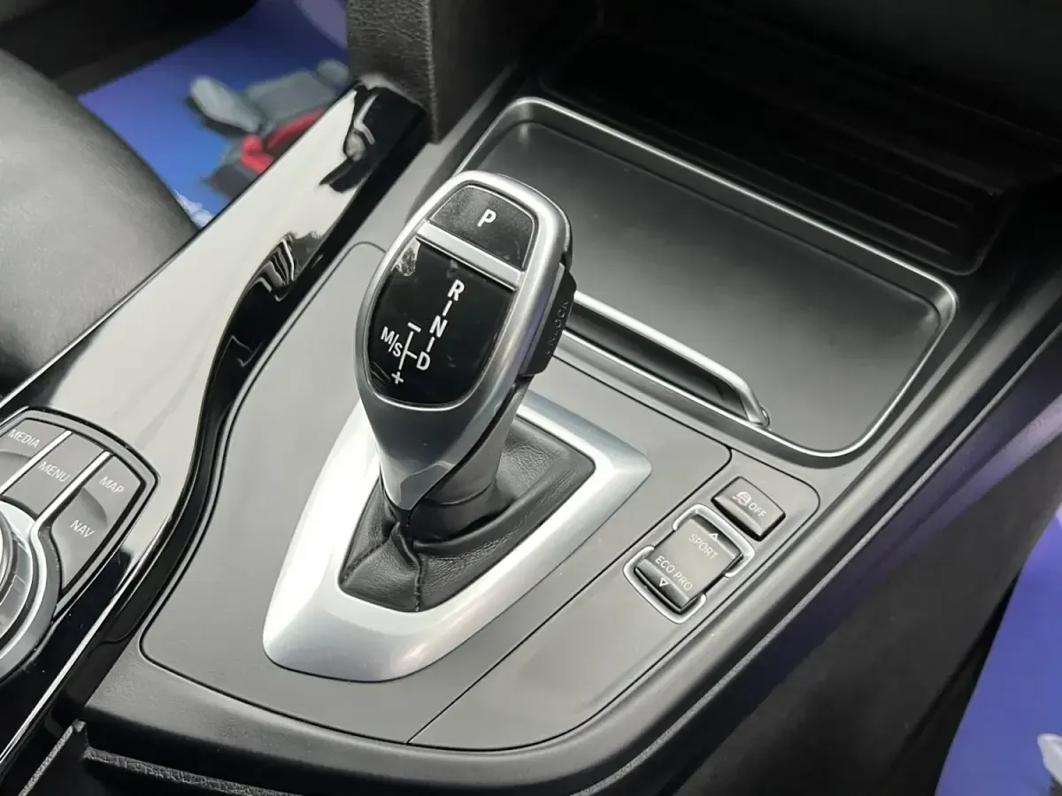 Używany BMW 320 M Sport 2019 Srebrny Kombi