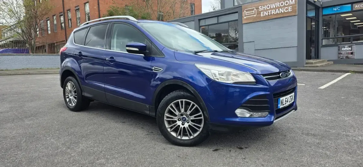 Usado Ford Kuga Titanium 140 HP (102 kW) 2014 Azul SUV
