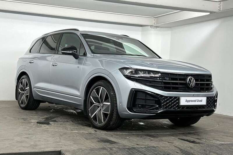 Silver Used 2024 VW Touareg Black Edition SUV | £52,995 (Expensive) - Image 1/4