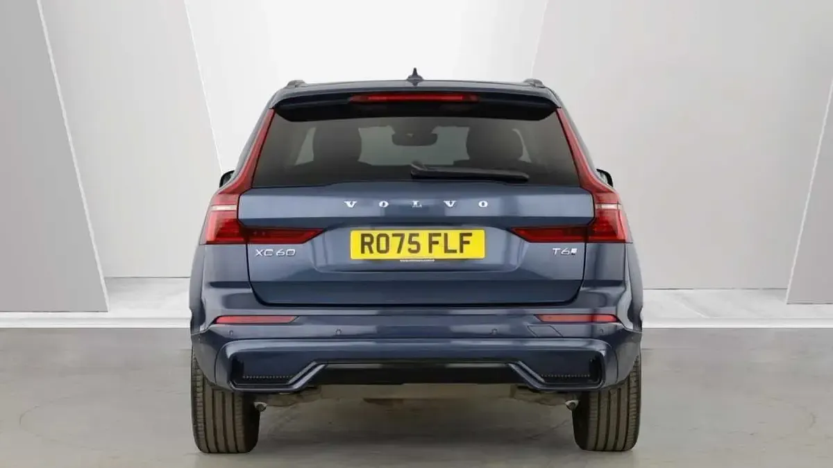 Used Volvo XC60 Plus 345 HP (253 kW) 2025 Blue SUV