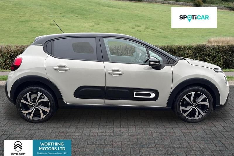 Used Citroën C3 Shine 99 HP (72 kW) 2023 Brown Hatchback