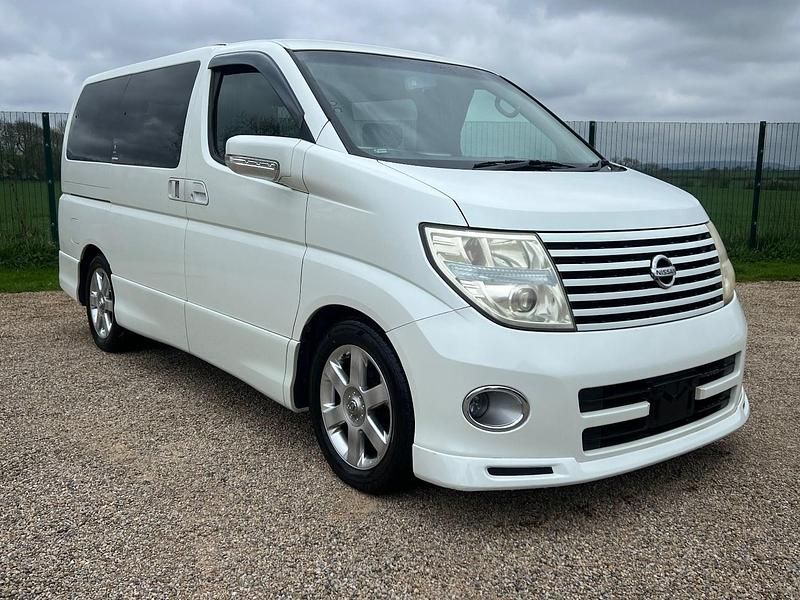 Used Nissan Elgrand 2006 White MPV