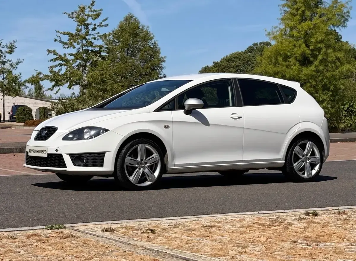 Used Seat Leon FR 167 HP (122 kW) 2010 White Hatchback