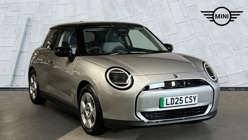 Silver New 2025 Mini Cooper Hatch Hatchback | £27,009 (A bit pricey) - Image 1/4