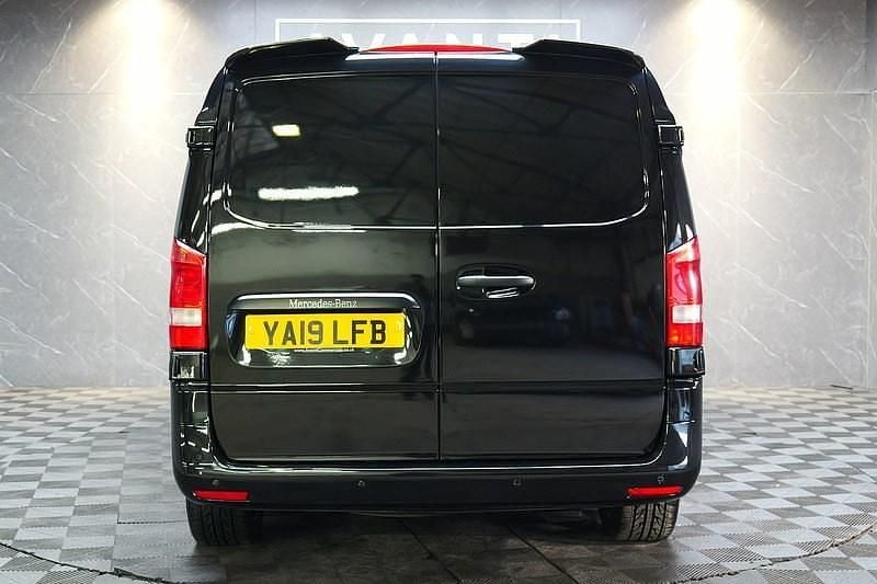 Used Mercedes Vito Progressive 136 HP (100 kW) 2019 Black Van