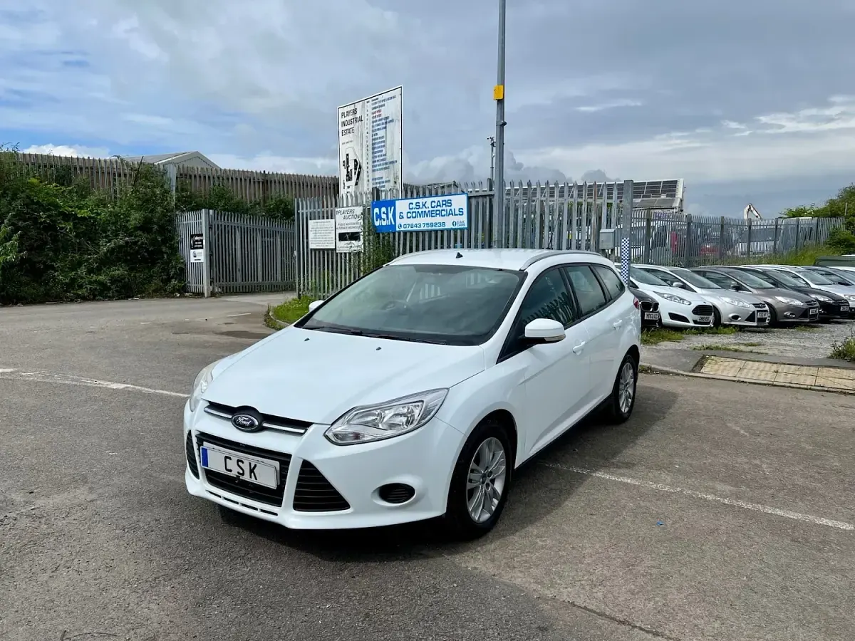 Used Ford Focus 2011 White Estate