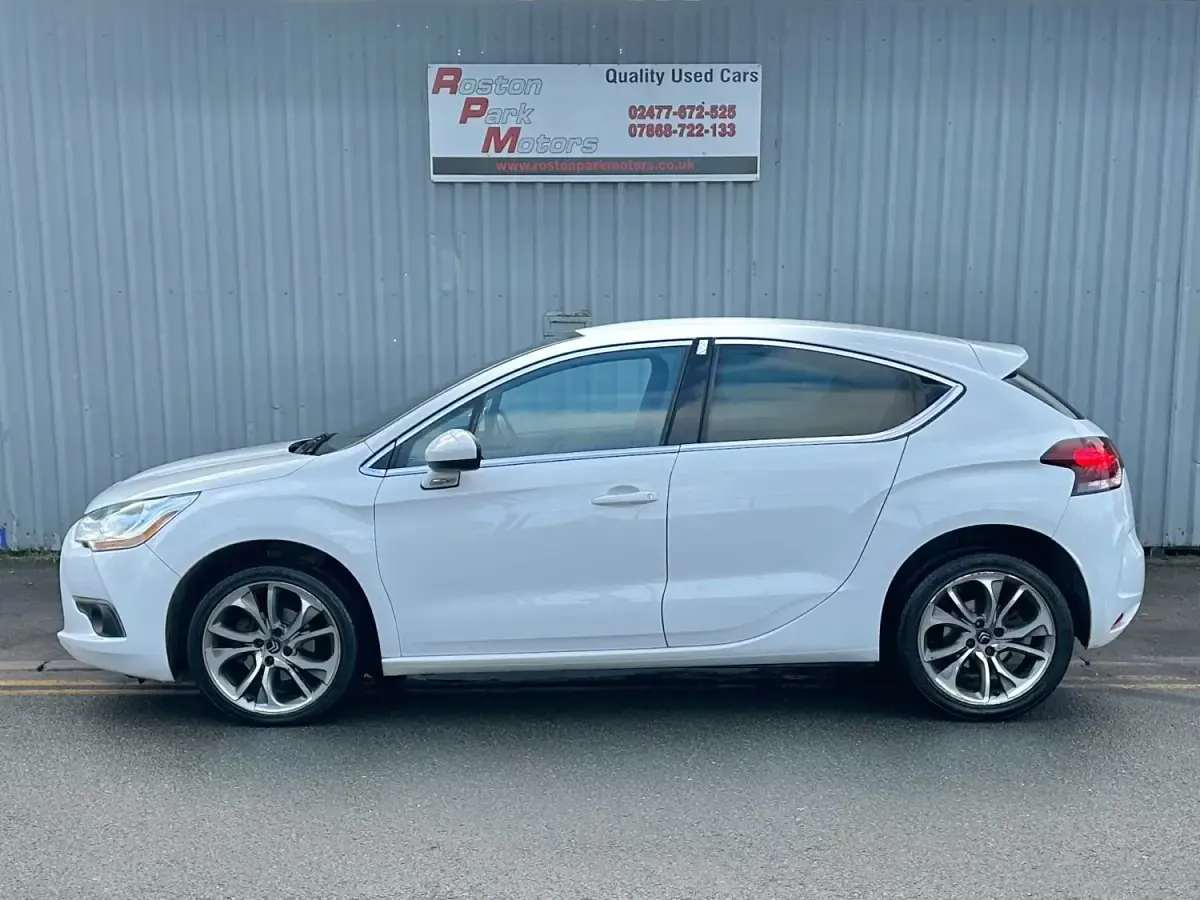 Używany Citroën DS4 Start 115 KM (84 kW) 2014 Biały Hatchback