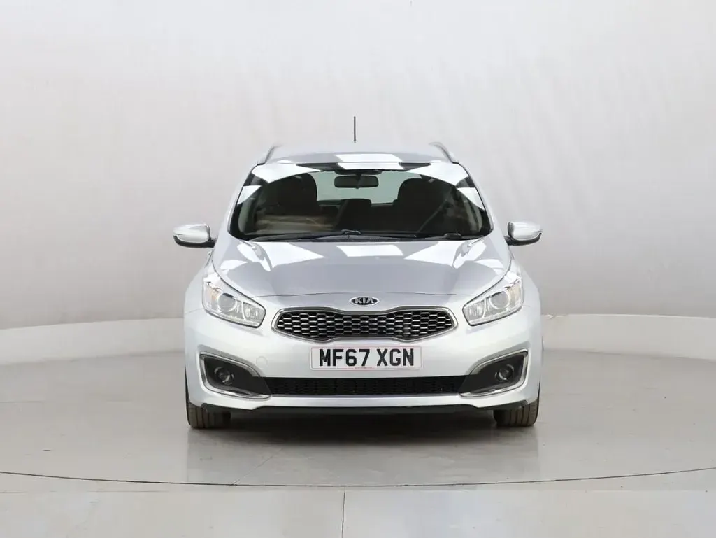 Używany Kia Ceed 2017 Srebrny Hatchback