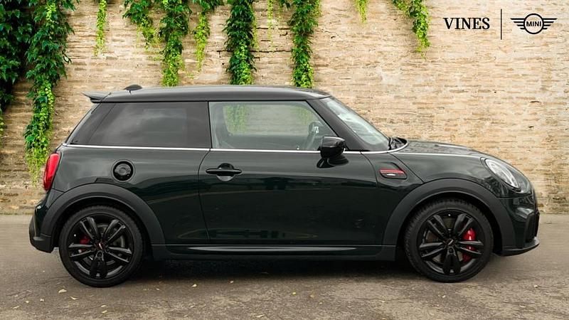 Usado Mini John Cooper Works Hatch 228 CV (167 kW) 2024 Verde Utilitario