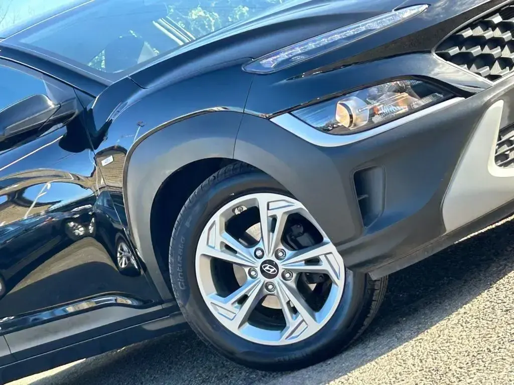 Used Hyundai Kona SE 120 HP (88 kW) 2023 Abyss black SUV