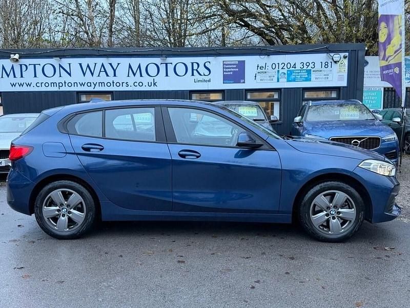 Used BMW 118 Advantage 136 HP (100 kW) 2022 Blue Hatchback
