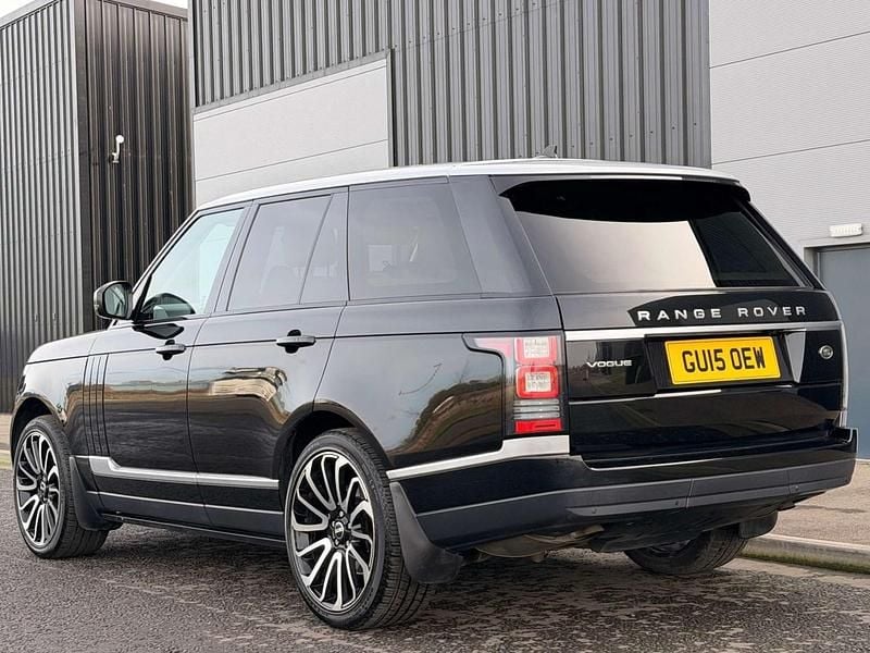 Begagnad Land Rover Range Rover Vogue 2015 Svart SUV