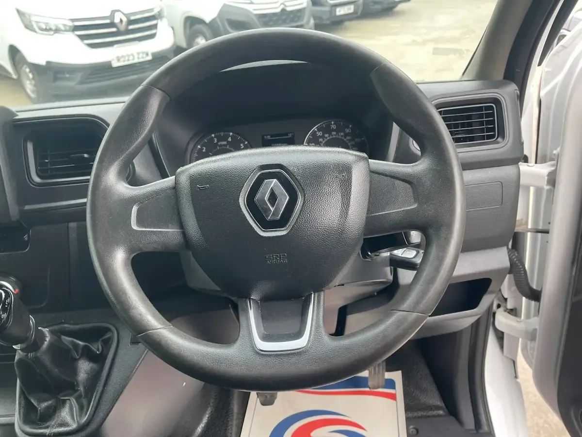 Käytetty Renault Master Business 2020 Valkoinen Tila-auto