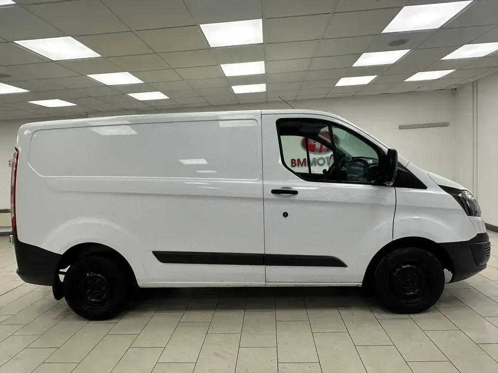 Used Ford Transit Custom 105 HP (77 kW) 2017 White Van