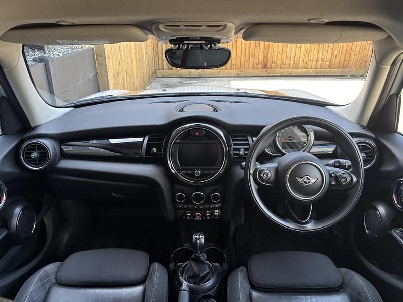 Used Mini Cooper Hatch 136 HP (100 kW) 2018 Silver Hatchback