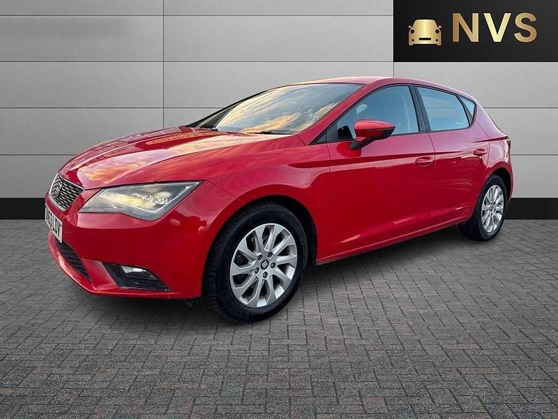 Used Seat Leon SE 105 HP (77 kW) 2013 Red Hatchback