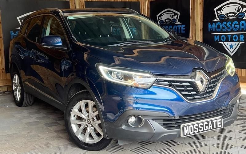 Blue Used 2015 Renault Kadjar Dynamique SUV | £6,290 (Fair price) - Image 1/4