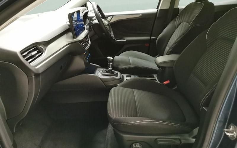 Used Ford Focus Titanium 125 HP (91 kW) 2023 Blue Hatchback