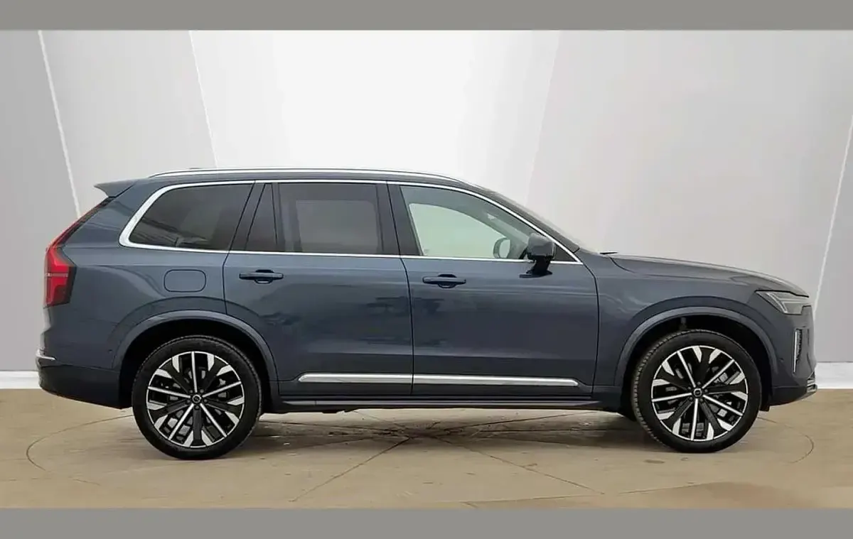 Used Volvo XC90 Ultra 455 HP (334 kW) 2025 Blue SUV