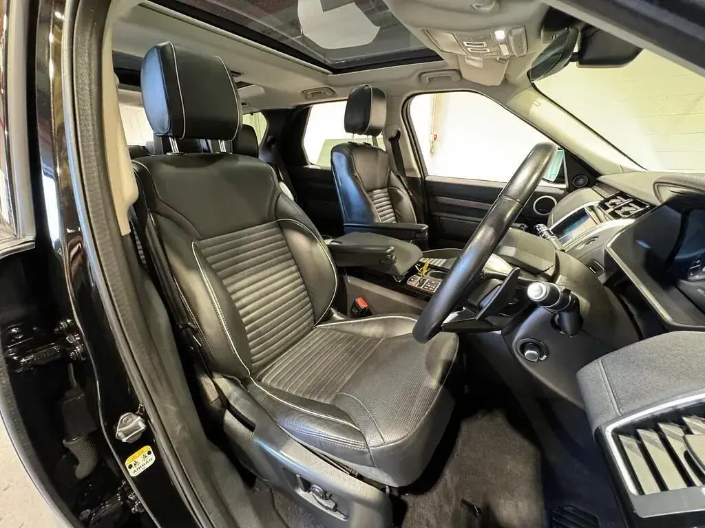 Used Land Rover Discovery 5 HSE 2019 Black SUV