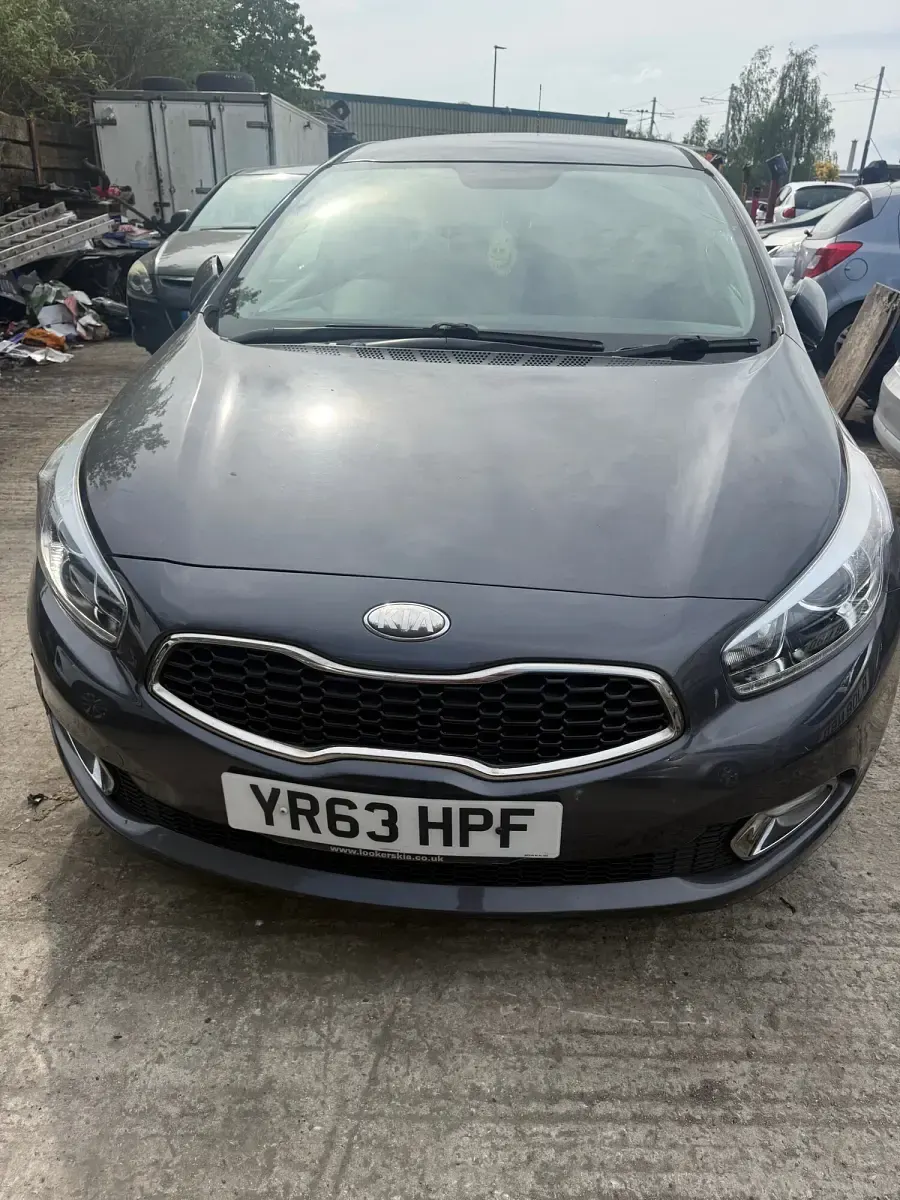 Used Kia Ceed 98 HP (72 kW) 2013 Silver Hatchback
