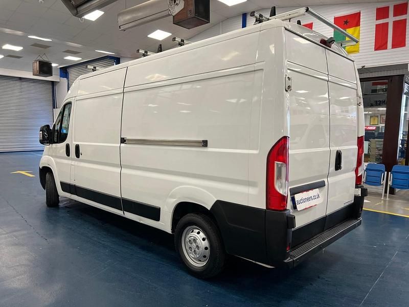 Used Peugeot Boxer 130 HP (95 kW) 2018 White Van
