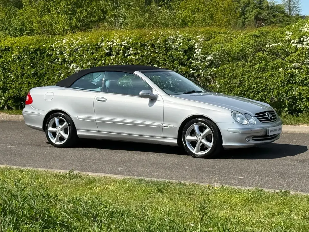 Used Mercedes CLK320 Avantgarde 218 HP (160 kW) 2004 Silver Cabriolet
